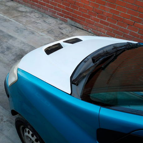 Пластиковый капот с воздухоотводами для Hyundai Getz дорестайлинг (2001-2004 г.в.) купить недорого с доставкой в Рыбинск