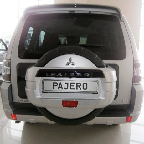 Колпак запасного колеса (Абс гладкий) для Mitsubishi Pajero 4 купить недорого с доставкой в Рыбинск