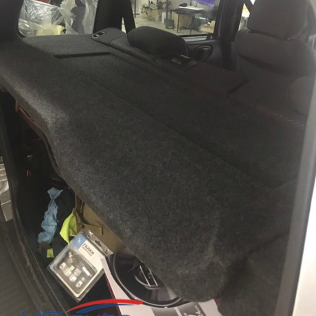 Полка B@3 2123 Chevrolet Niv@ (с боковинами, отв. под динамики 6х9 дюймов) купить недорого с доставкой в Рыбинск